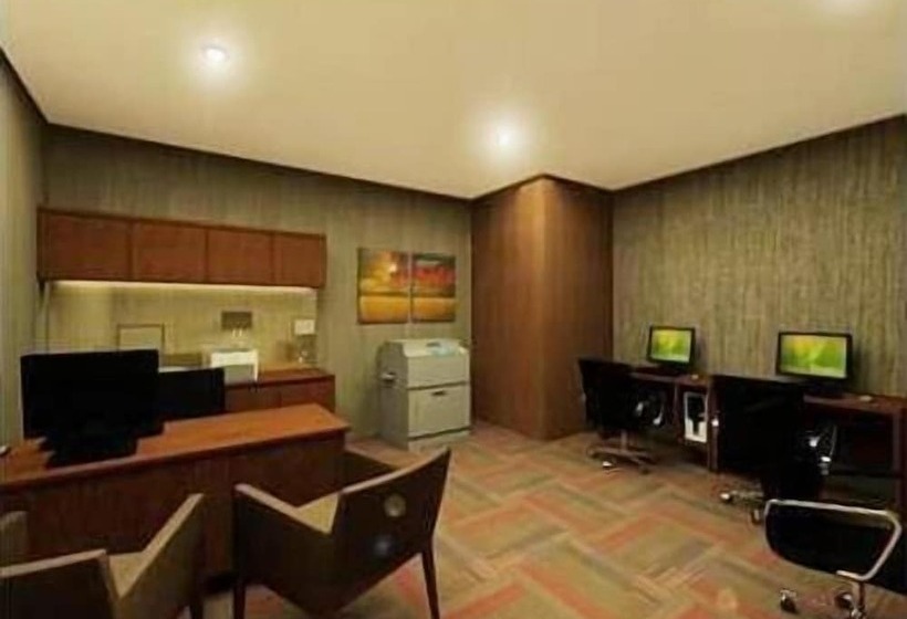 호텔 Emerald Garden International