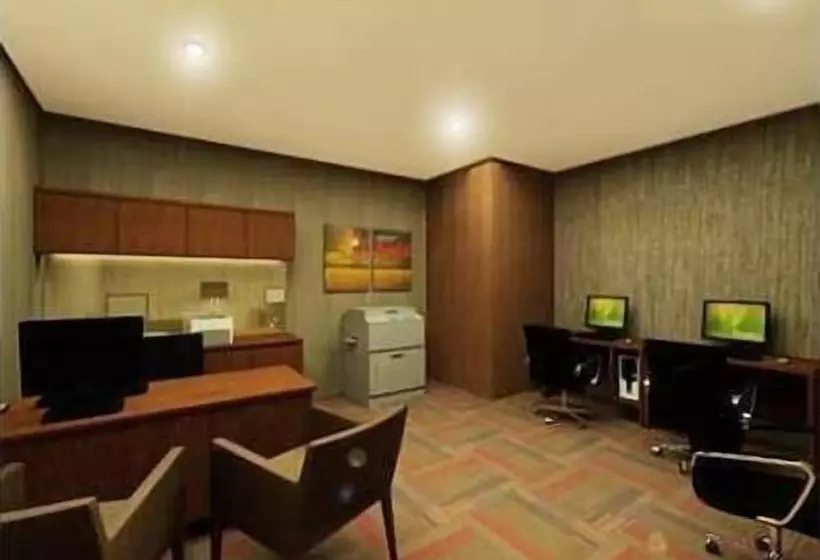 호텔 Emerald Garden International