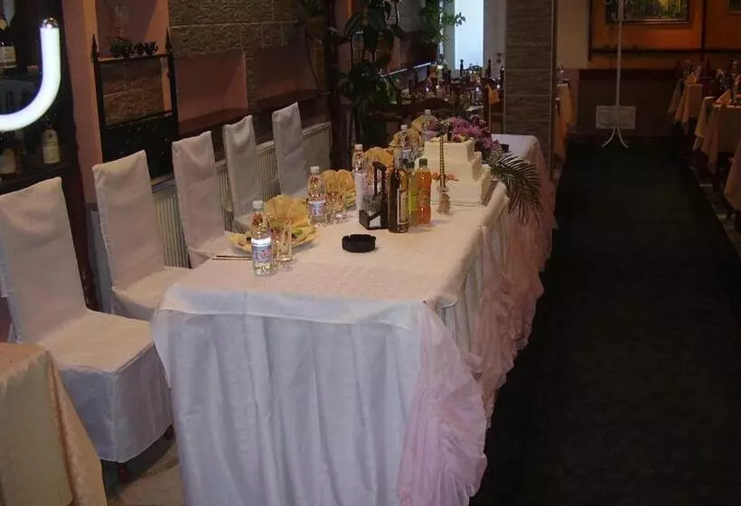 Hotel Kestenite Family