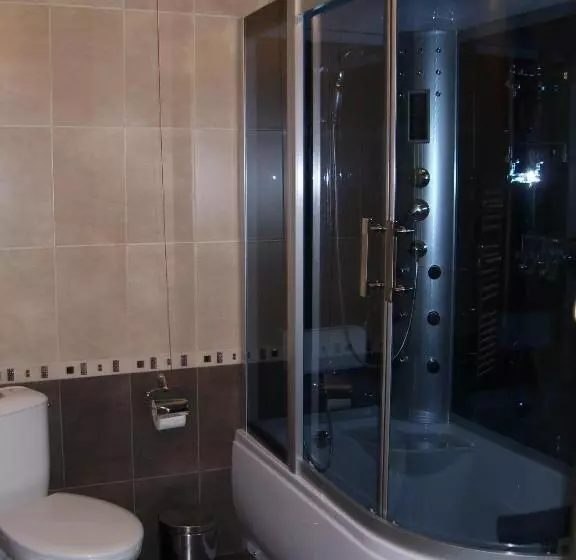 Hotel Kestenite Family