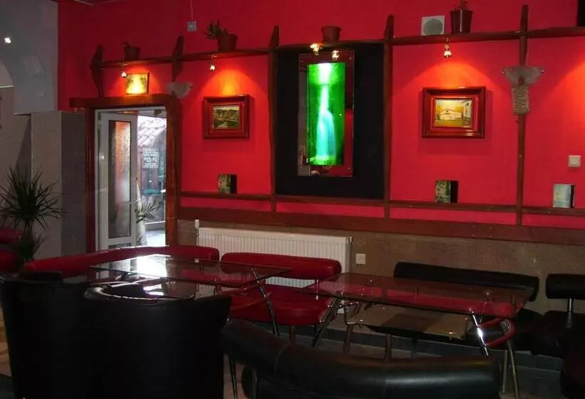 Hotel Kestenite Family