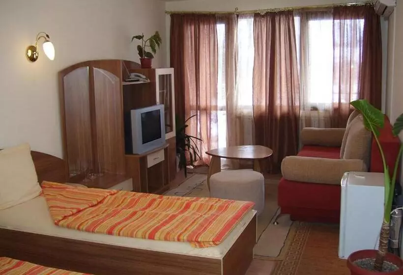 Hotel Kestenite Family