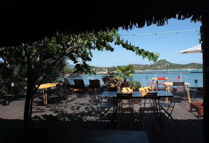 هتل L Heure Bleue