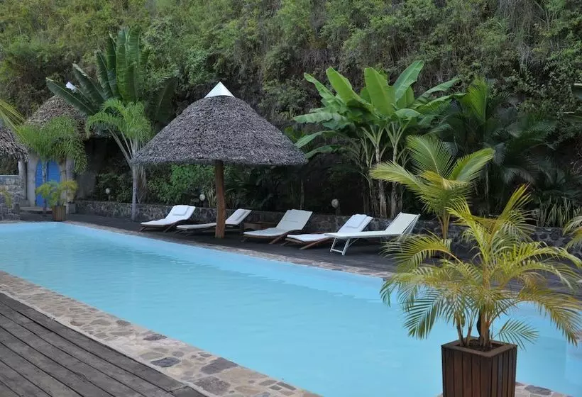 هتل L Heure Bleue