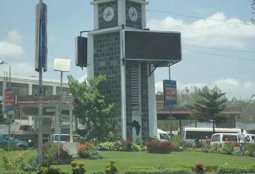 Отель Lake Duluti Lodge