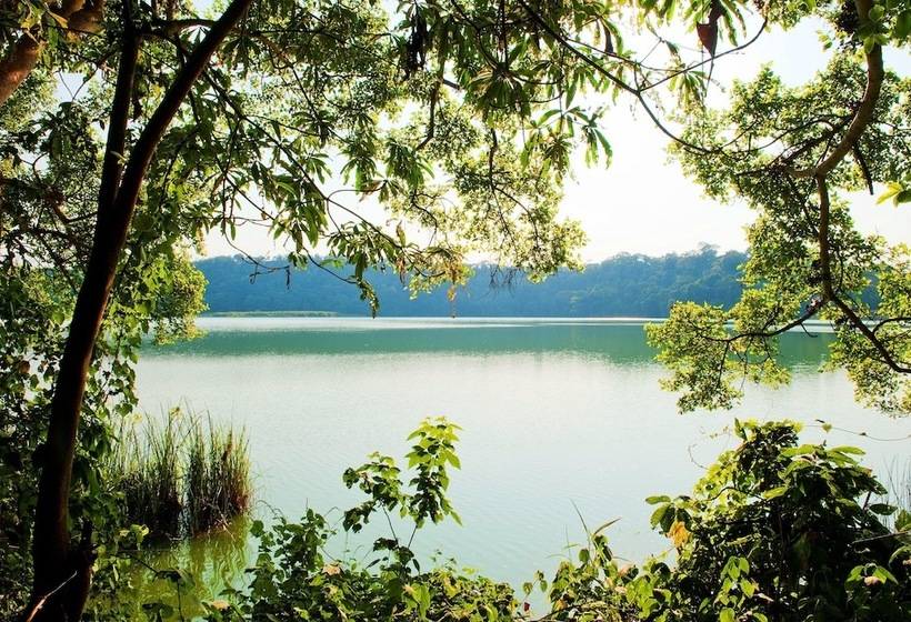 호텔 Lake Duluti Lodge