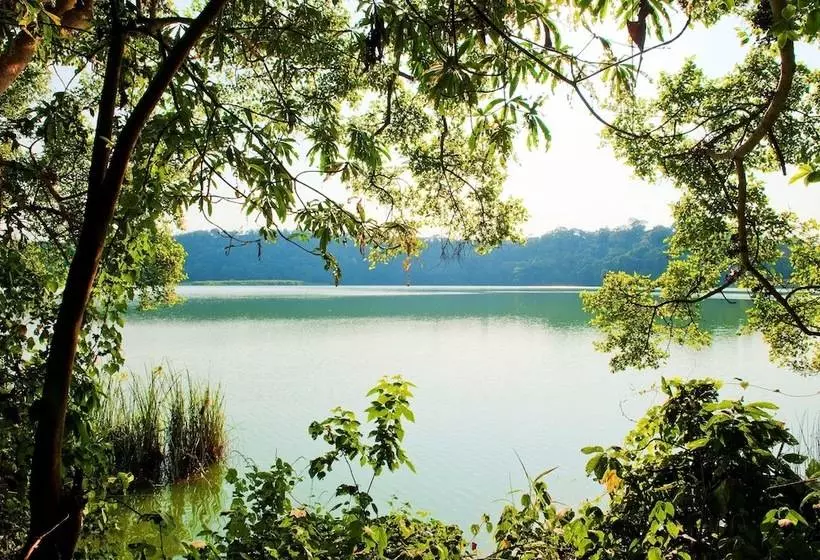 Отель Lake Duluti Lodge