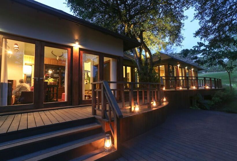 호텔 Lake Duluti Lodge