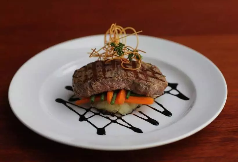 Отель Lake Duluti Lodge