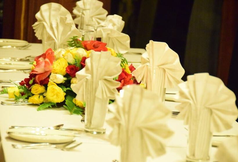 호텔 Lake Duluti Lodge