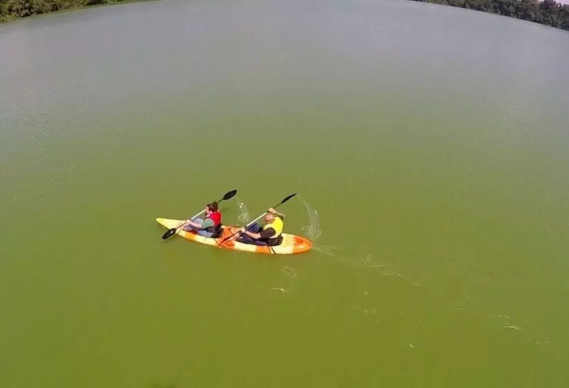 Отель Lake Duluti Lodge