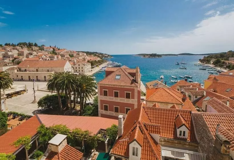 בית מלון כפרי Park Hvar