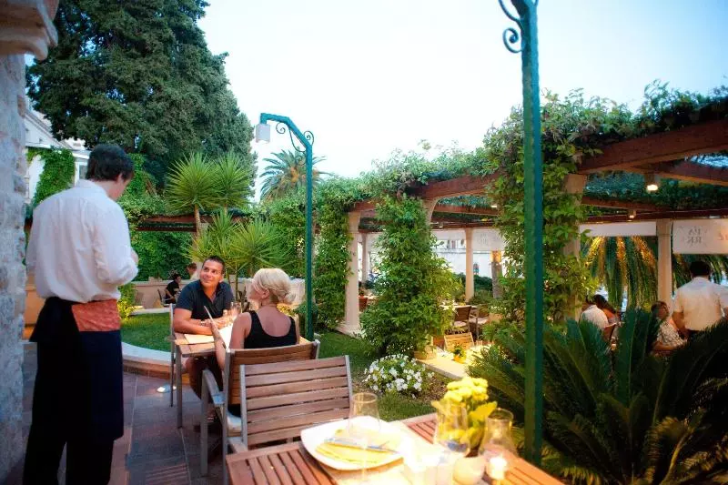 בית מלון כפרי Park Hvar