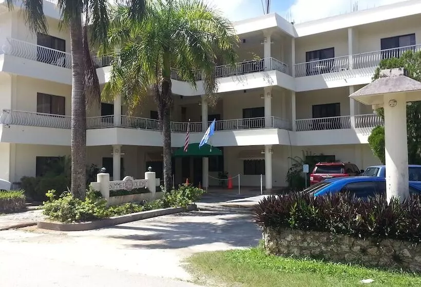 هتل Summer Holiday