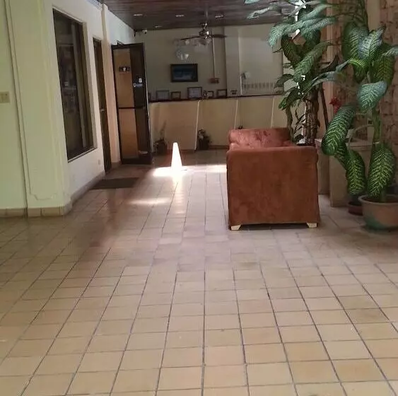 هتل Summer Holiday