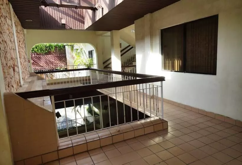 هتل Summer Holiday