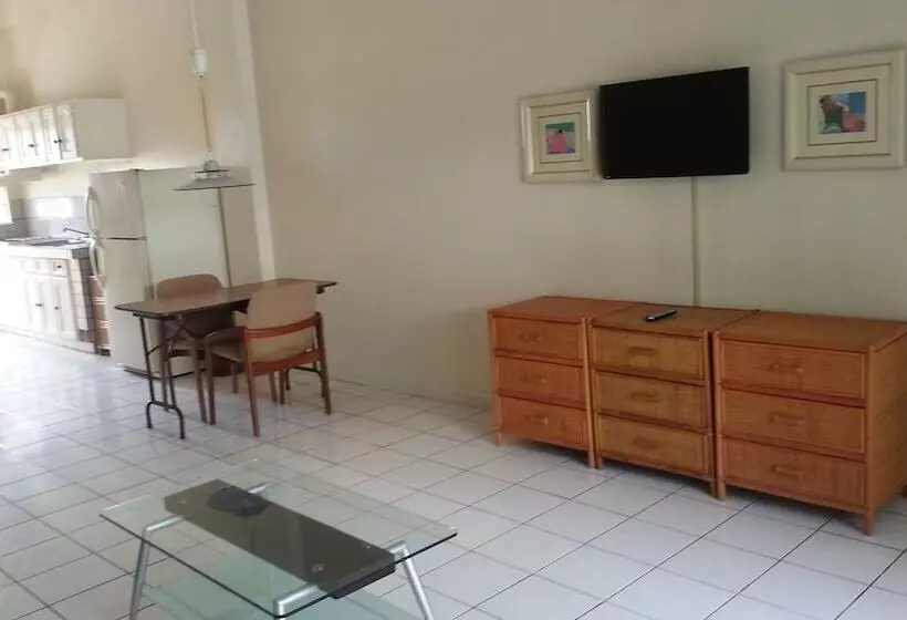 هتل Summer Holiday