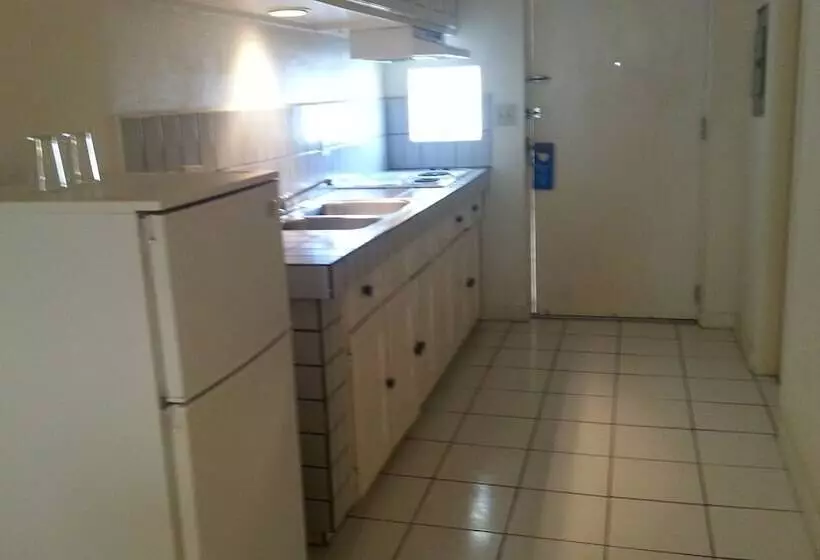 هتل Summer Holiday