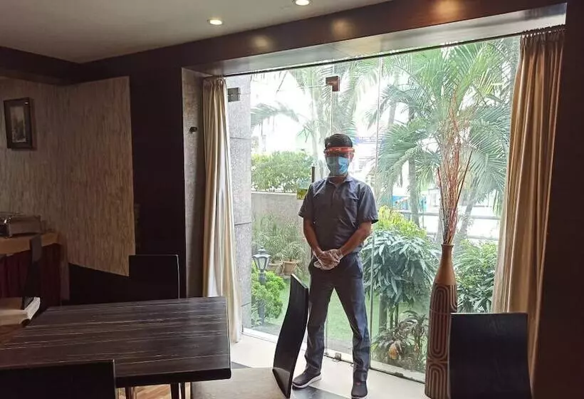 ホテル The Corporate