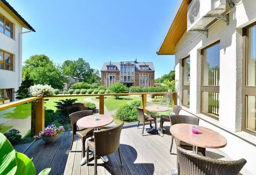 هتل Vantis Riverside