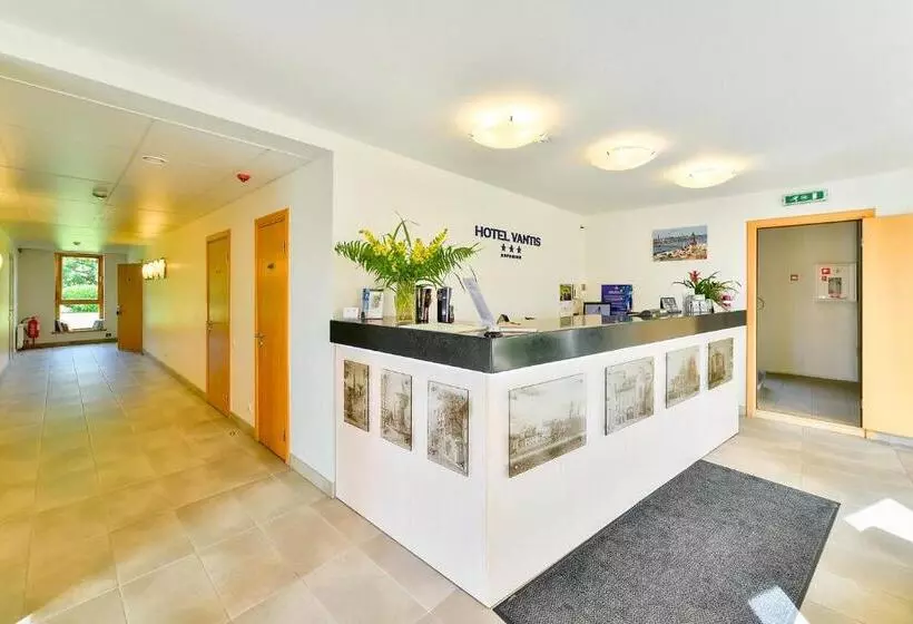 هتل Vantis Riverside