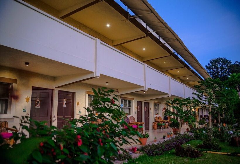 هتل Y Centro De Convenciones Jardines Del Lago