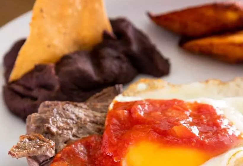 هتل Y Centro De Convenciones Jardines Del Lago