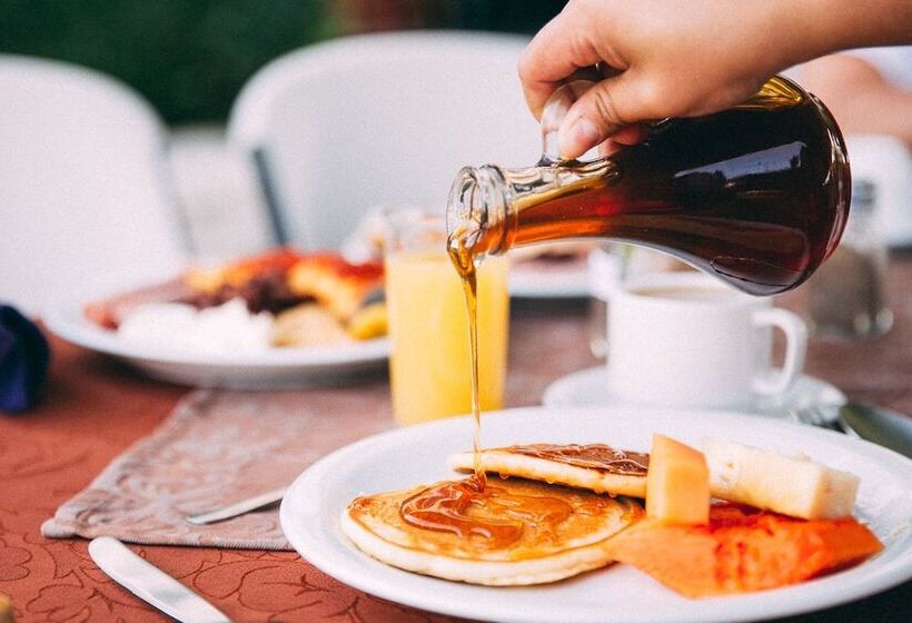 هتل Y Centro De Convenciones Jardines Del Lago