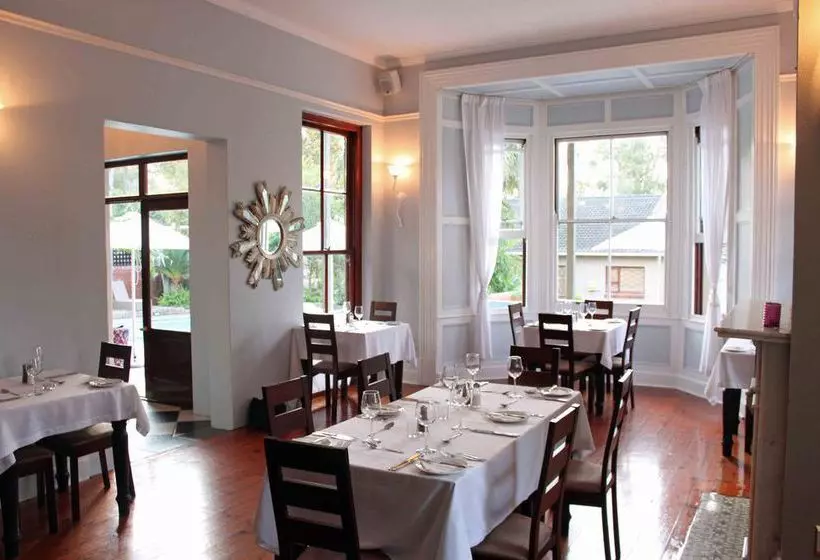 Ibhayi Guest Lodge Lion Roars S & Lodges