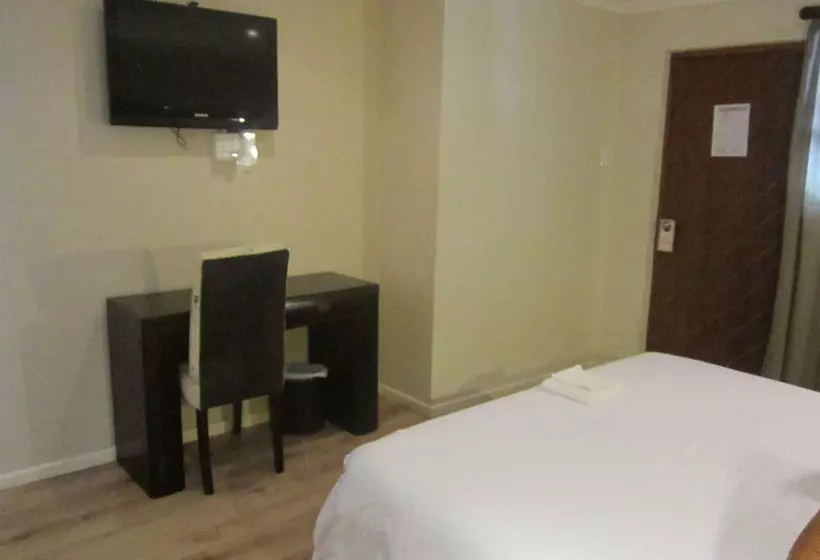 Ibhayi Guest Lodge Lion Roars S & Lodges