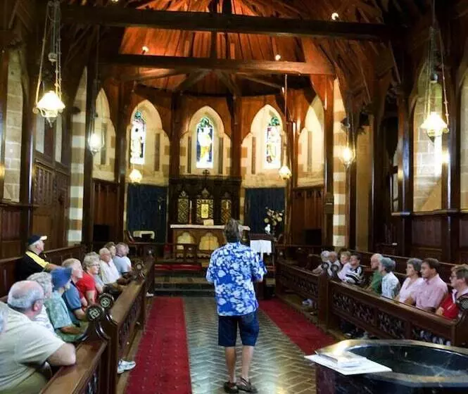 Paradise Hotel & Resort