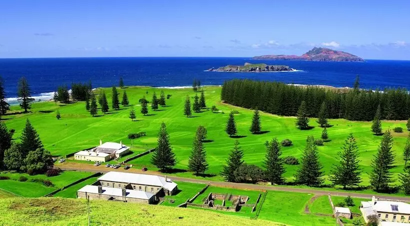 Paradise Hotel & Resort