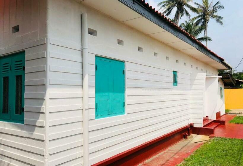 פנסיון Nadeek Guest House