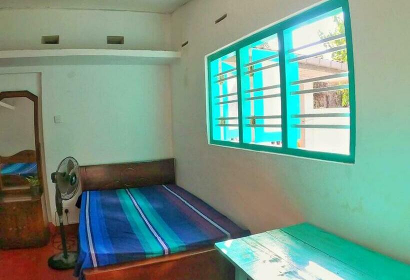 פנסיון Nadeek Guest House