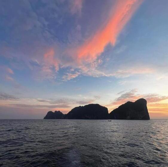 Blanco Beach Bar Hostel