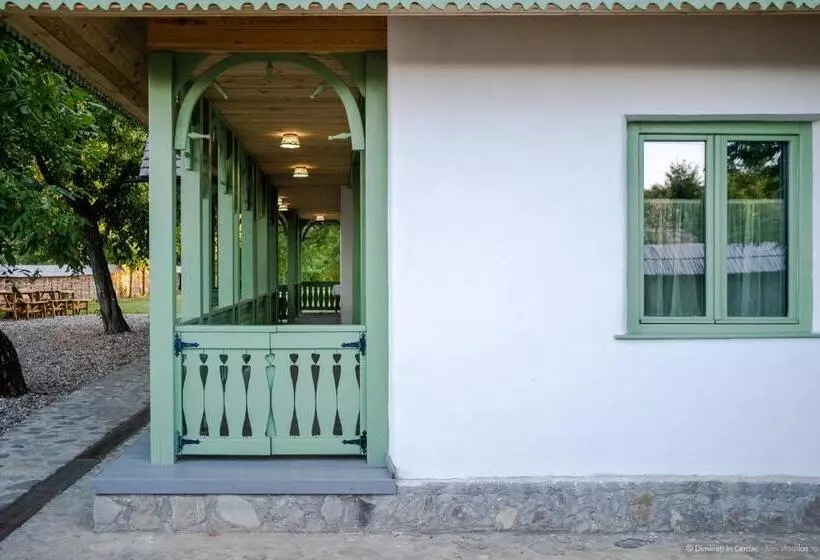 ペンション Dimineți în Cerdac