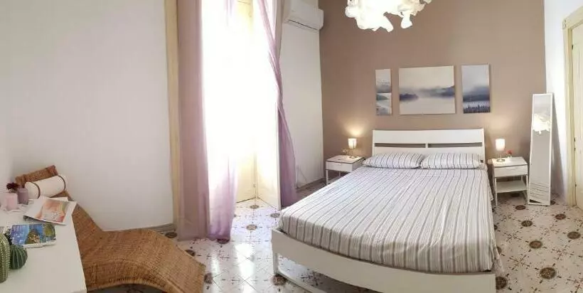 Majatalo Homeholidayinsicily   Room Ovest