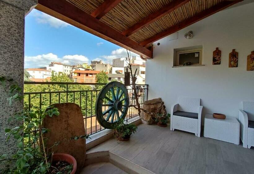 ペンション Bed And Breakfast Murales Orgosolo