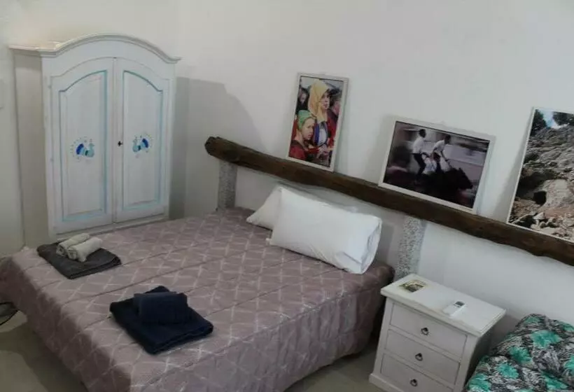 ペンション Bed And Breakfast Murales Orgosolo