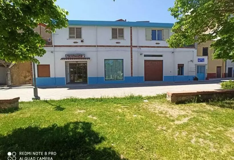 ペンション Bed And Breakfast Murales Orgosolo