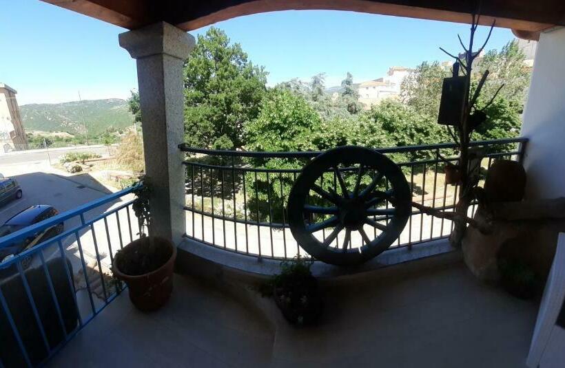 ペンション Bed And Breakfast Murales Orgosolo