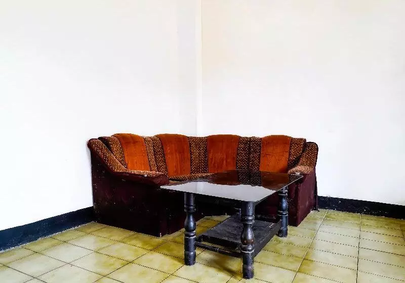 هتل Spot On 91185 Paseban House