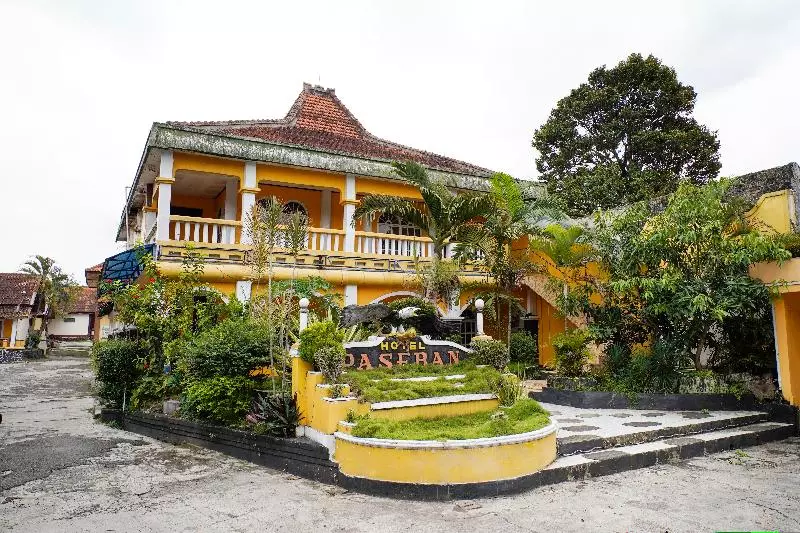 هتل Spot On 91185 Paseban House