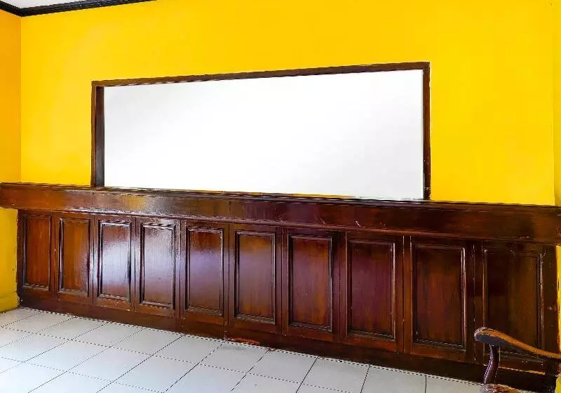 هتل Spot On 91185 Paseban House