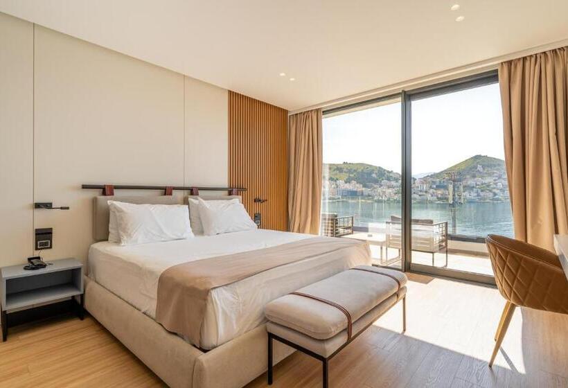 فندق Yacht Premium