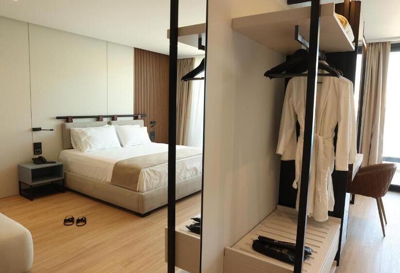 فندق Yacht Premium