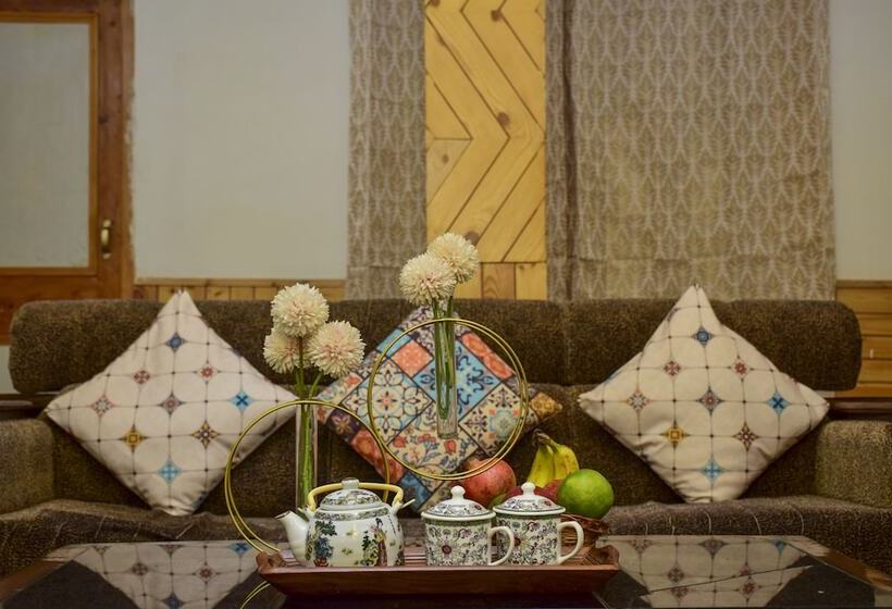 בית מלון כפרי Hamta Manali !! Free Pickup From Volvo Bus Stand !!