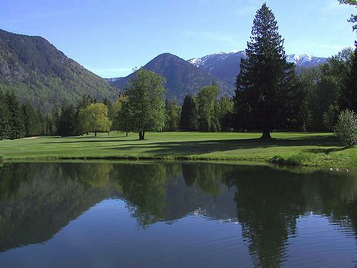 Отель Kokanee Springs Resort