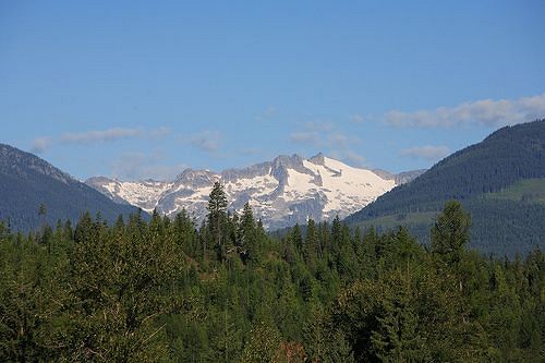 Отель Kokanee Springs Resort