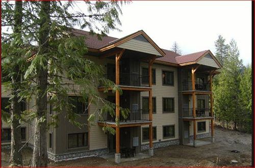 Отель Kokanee Springs Resort